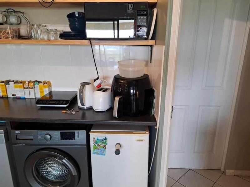 To Let 1 Bedroom Property for Rent in Somerset West Western Cape